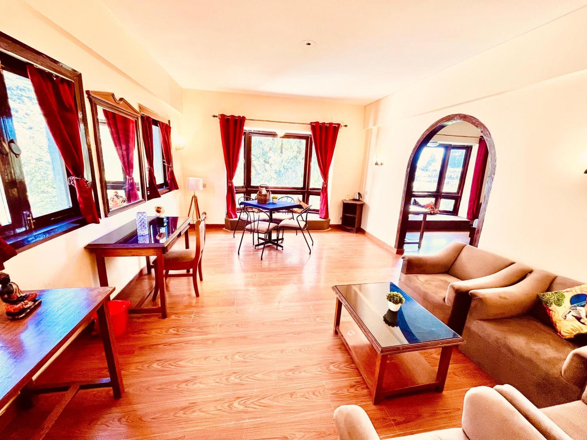Sagar Resort !! Mountain View ! Luxury Stay ! Family Resort ! Private Parking ! Near Mall Road Маналі Екстер'єр фото